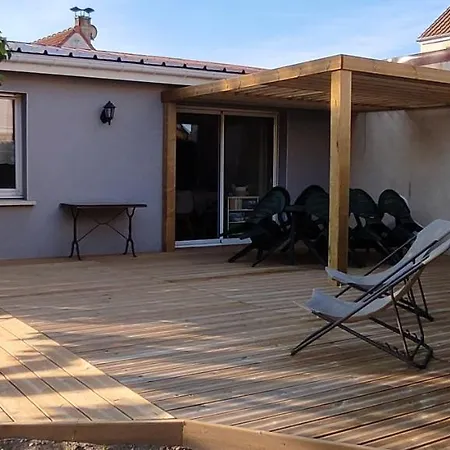Maison De Avec Terrasse Et Jardin,