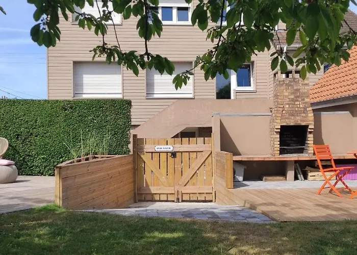 Maison De Avec Terrasse Et Jardin, Hébergement de vacances