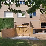 Maison De Avec Terrasse Et Jardin, 別荘