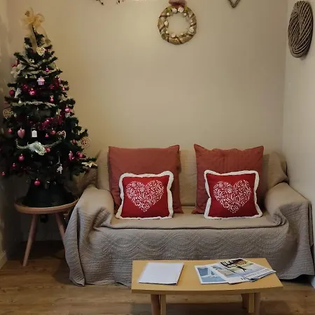 Maison De Avec Terrasse Et Jardin, Holiday home *